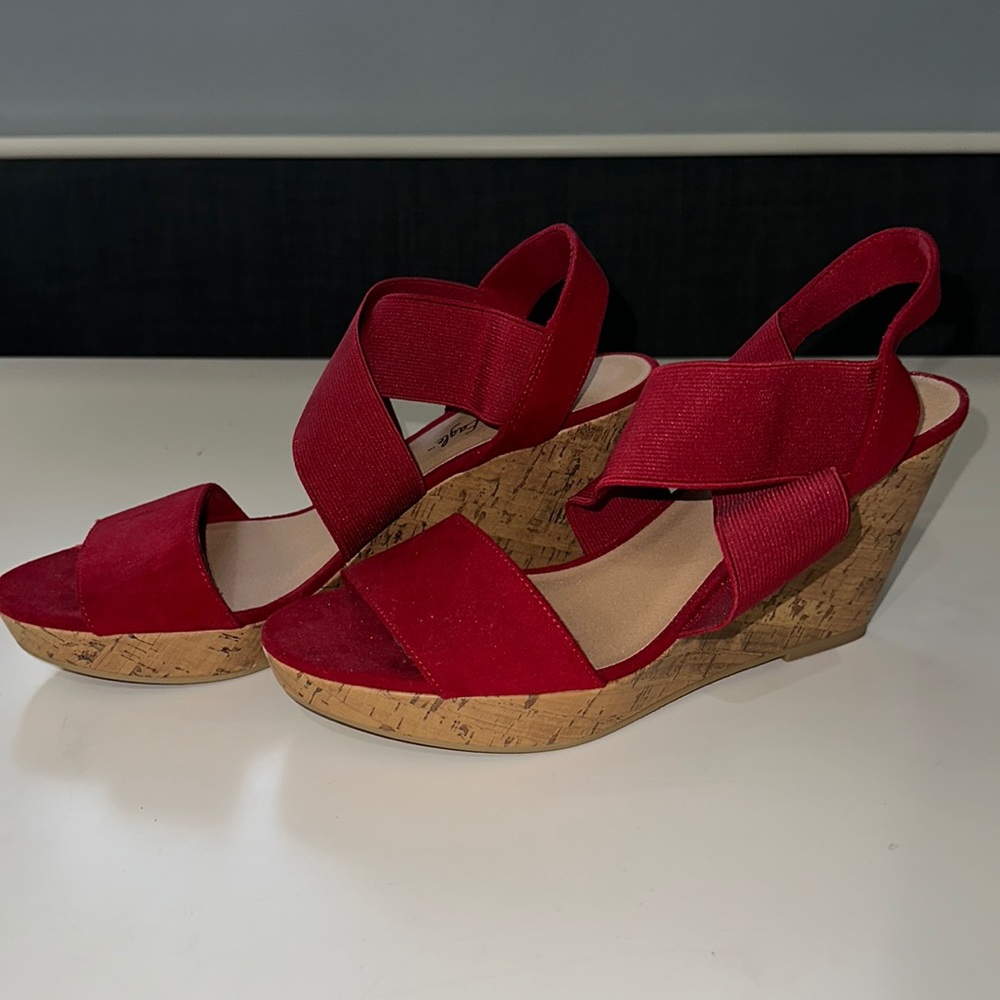 American Eagle red wedge size 9.5